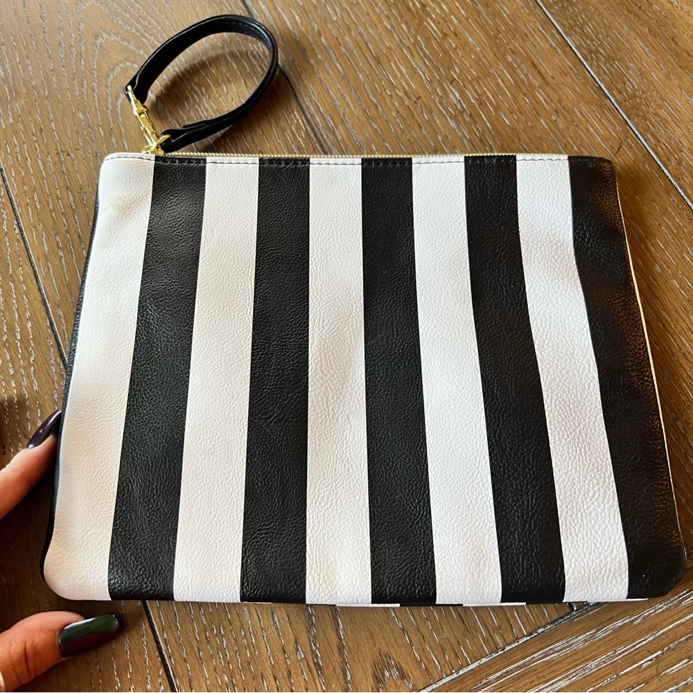 Betsey Johnson Black/White Wristlet Purse/Make Up Bag